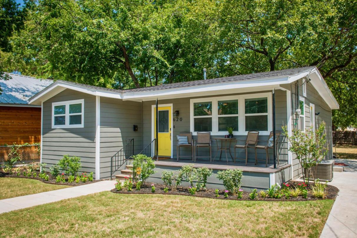 Walk To The Silos! 3 Bed 1960's Near Baylor Ferienhaus *