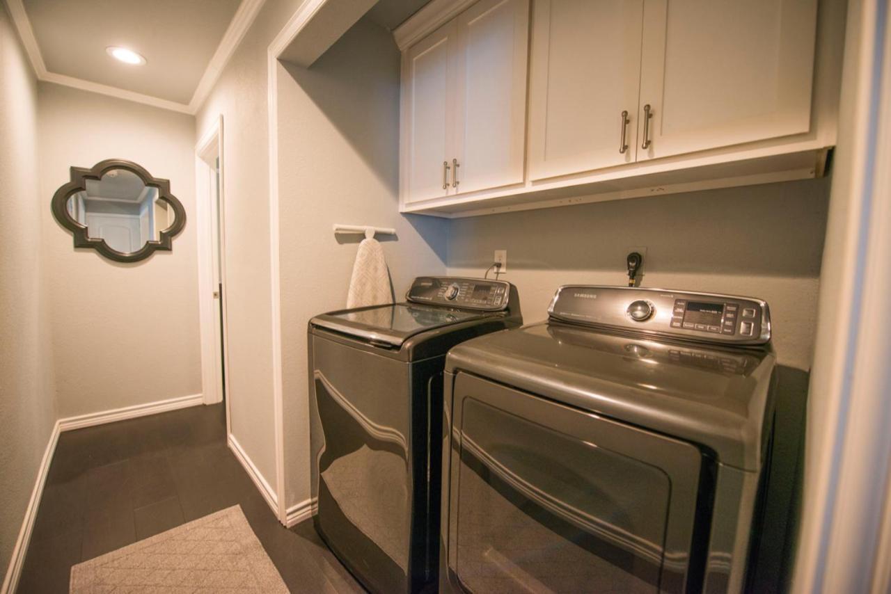 Walk To The Silos! 3 Bed 1960's Near Baylor Ferienhaus